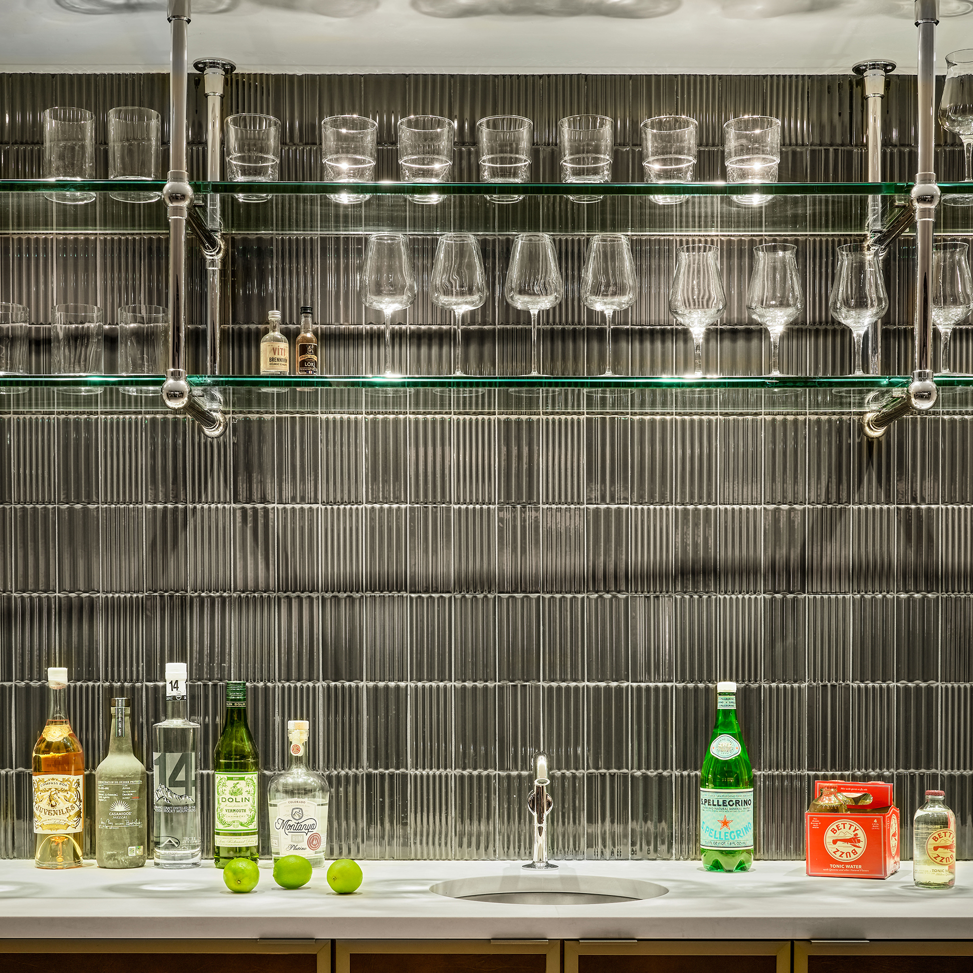 Ceiling-mounted Ball style Bistro Designer Shelving in polished nickel with glass shelves