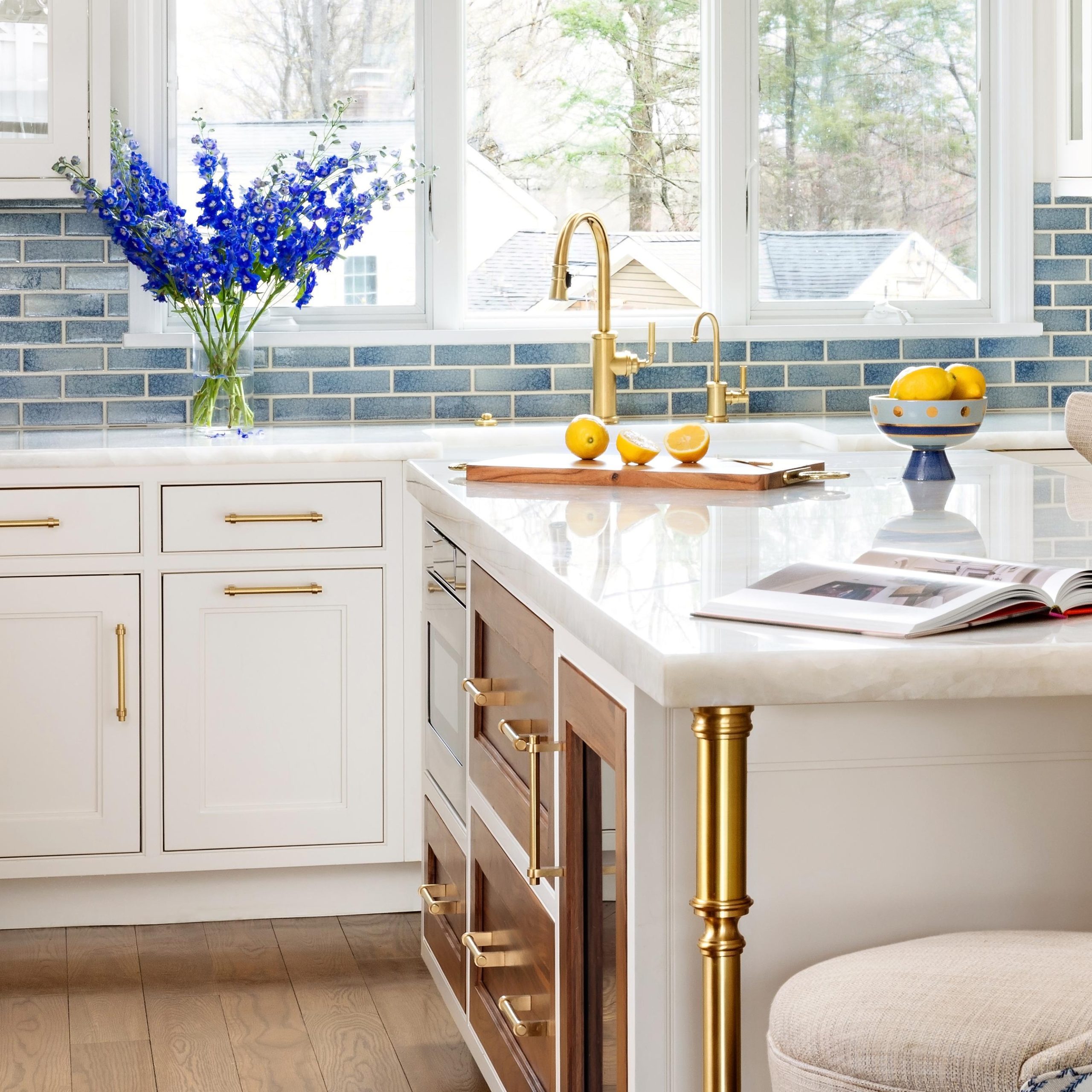 Embry style Kitchen Leg in polished brass