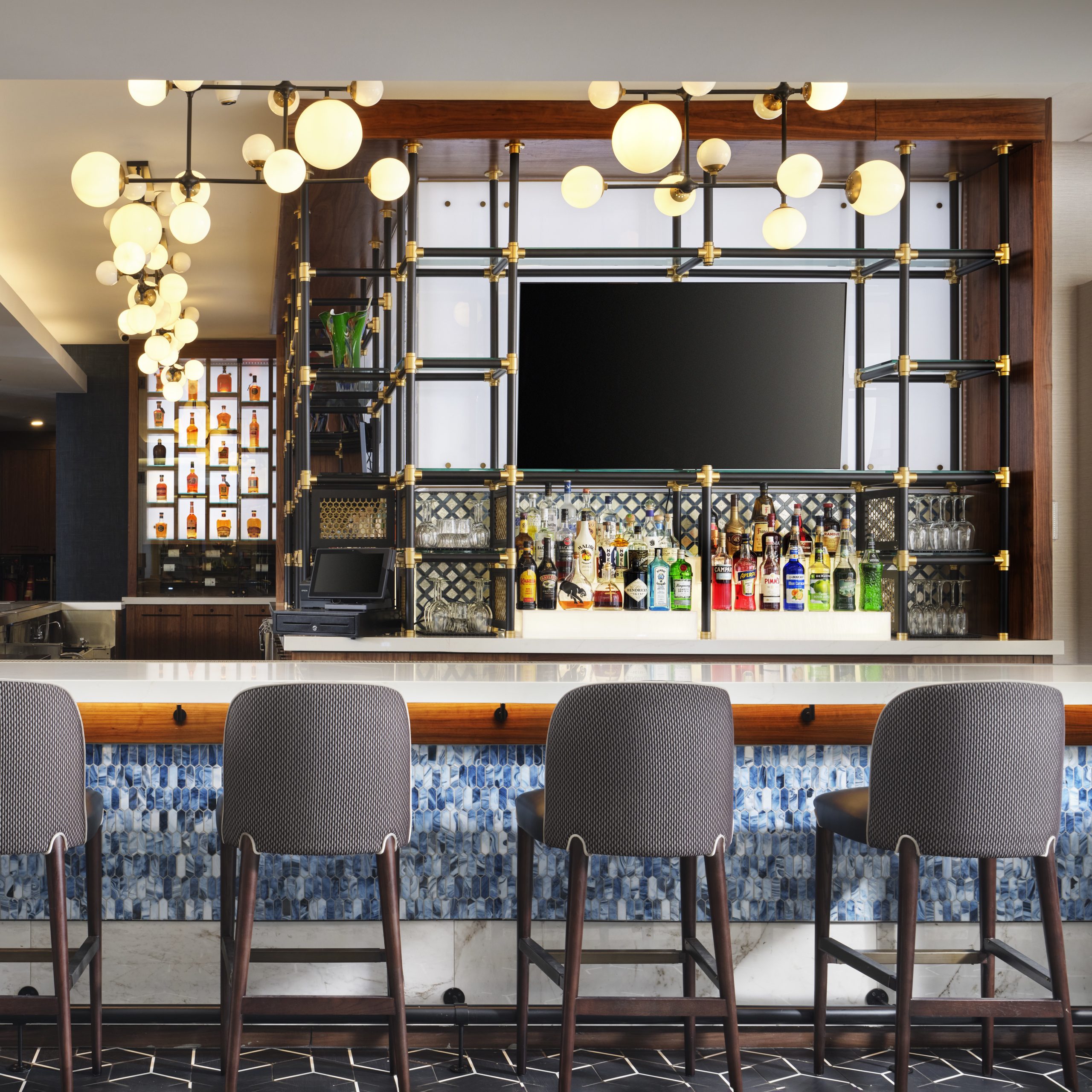 Hilton LaSalle Airport Bar