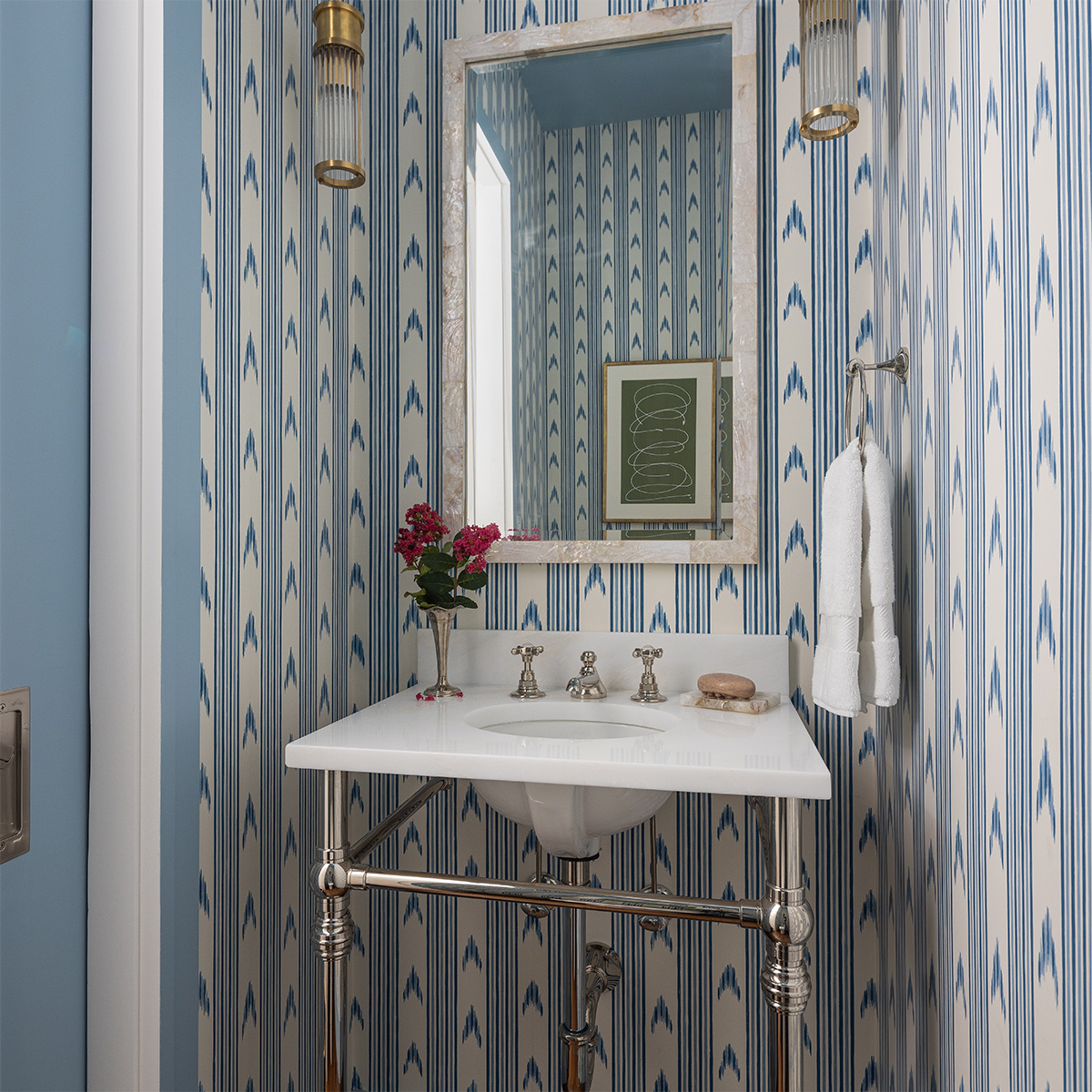 Decorative Collar style Vanity Leg System in polished nickel