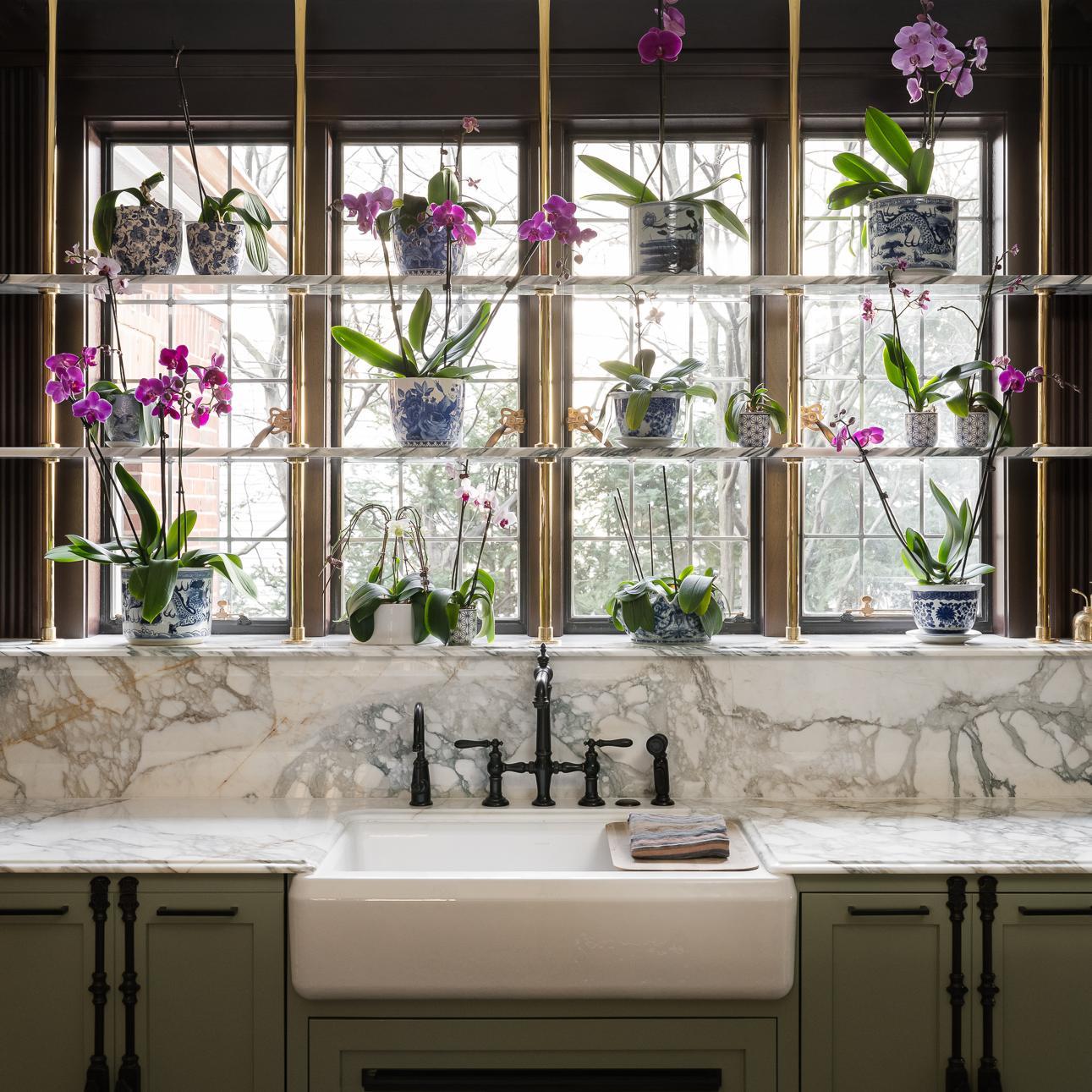 Counter & Ceiling mounted Split Collar style Bistro Designer Shelving with glass shelves