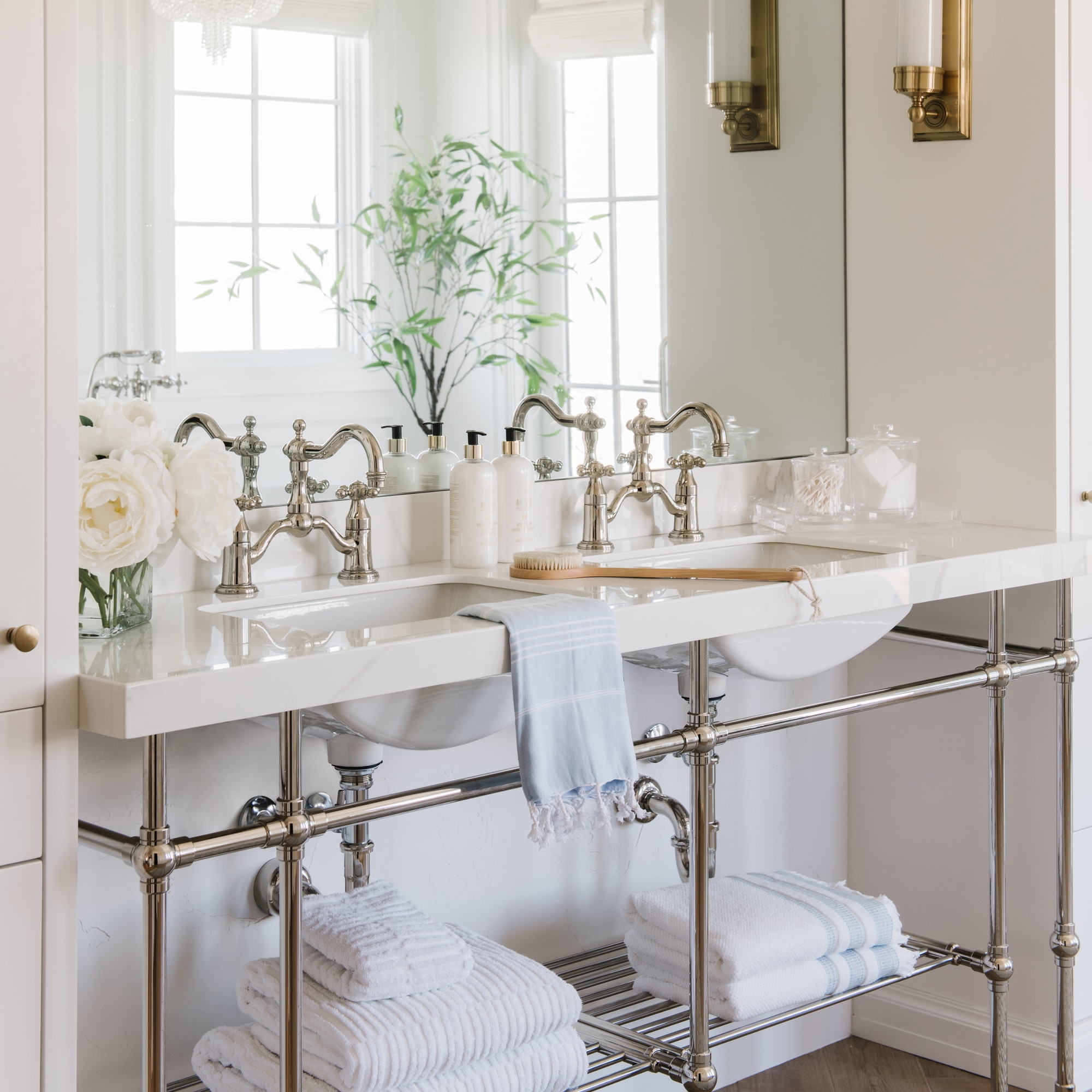 Ball Foot Vanity, polished nickel